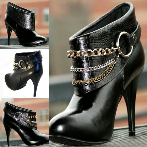 Black Leather Ankle Bootie NEW! - Picture 1 of 11